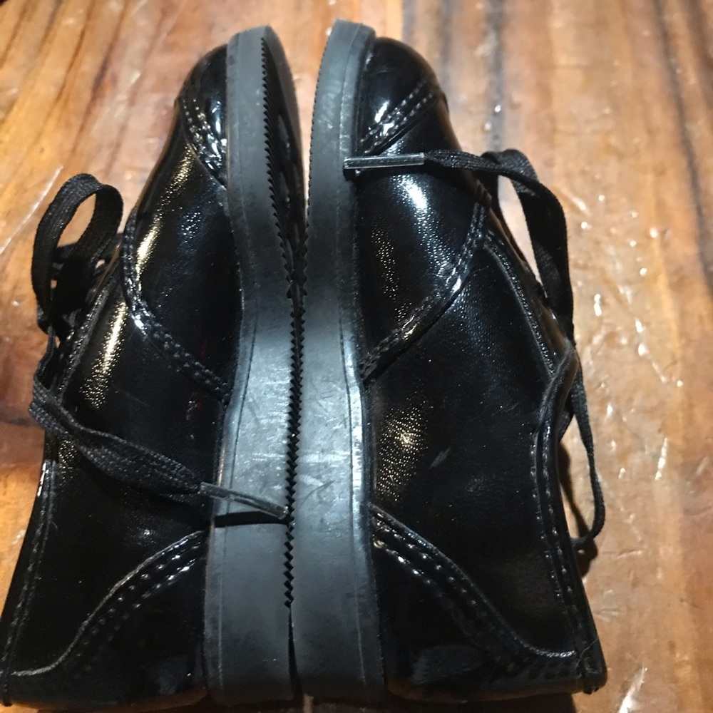 Infant size 3 dress shoes. Kids Play. Worn once. - Picture 3 of 4